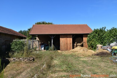 Fermette, presque 7 hectares et des sources