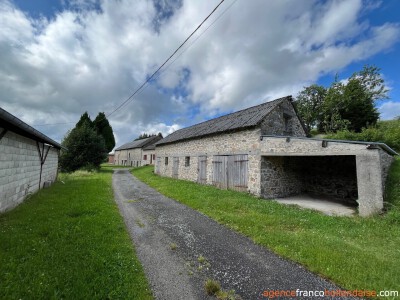 Ferme corrézienne, gîte et plus de 4 hectares