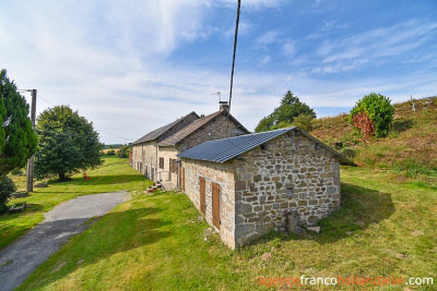 Ferme corrézienne, gîte et plus de 4 hectares