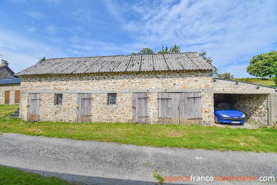 Ferme corrézienne, gîte et plus de 4 hectares