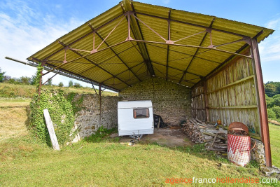 Ferme corrézienne, gîte et plus de 4 hectares