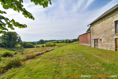 Ferme corrézienne, gîte et plus de 4 hectares