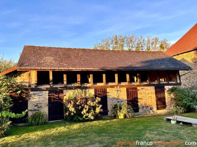 Maison, grange et gîte près du lac de Rouffiac