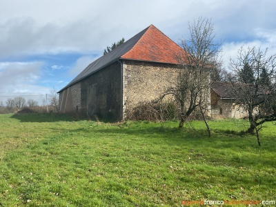 Maison, grange et gîte près du lac de Rouffiac