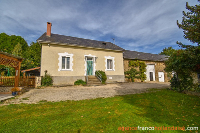 Maison avec granges, piscine et 1,5 hectare