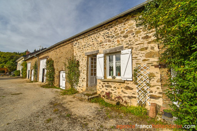 Maison avec granges, piscine et 1,5 hectare