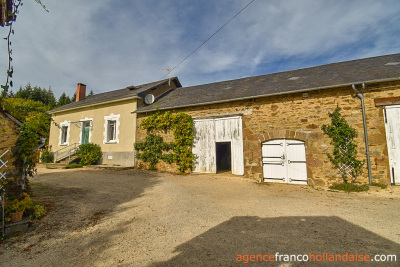 Maison avec granges, piscine et 1,5 hectare