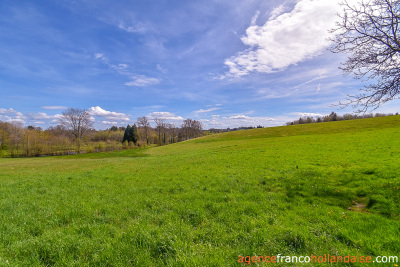 Fermette, dépendances et du terrain