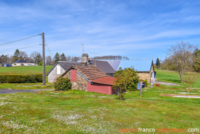 Fermette, dépendances et du terrain