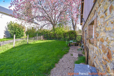 Une maison, gîtes, dépendances et plus de 2,5 hectares