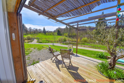 Une maison, gîtes, dépendances et plus de 2,5 hectares