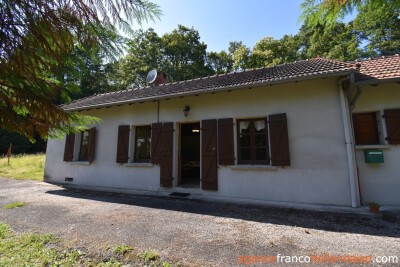 Petite maison dans un hameau