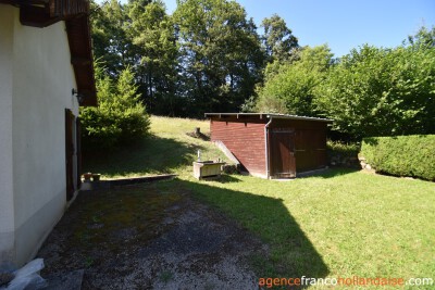 Petite maison dans un hameau