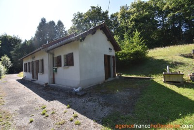 Petite maison dans un hameau