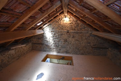 Petite maison dans un hameau