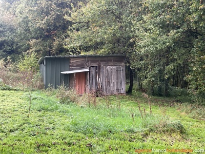 Son propre bois, maisonnette et grange