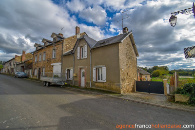 Terrain et dépendances au cœur du village