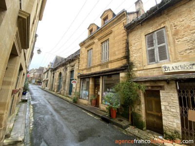 Restaurant avec appartement à rénover