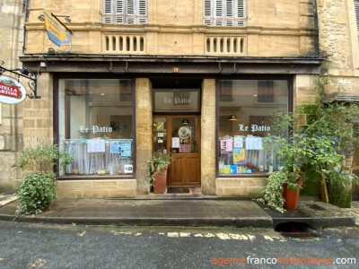 Restaurant avec appartement à rénover