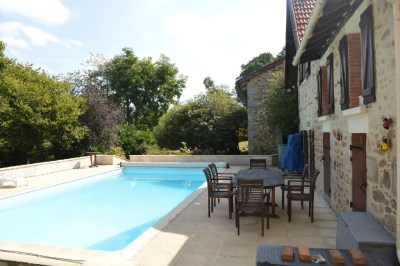 Maison, grange et piscine sur 9.144 m²