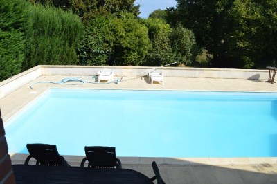 Maison, grange et piscine sur 9.144 m²